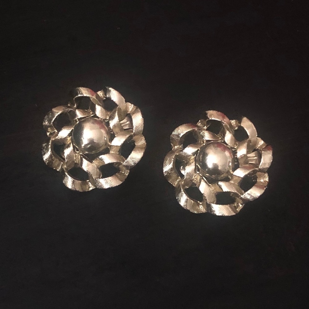 Gold Chain Clip-On Earrings